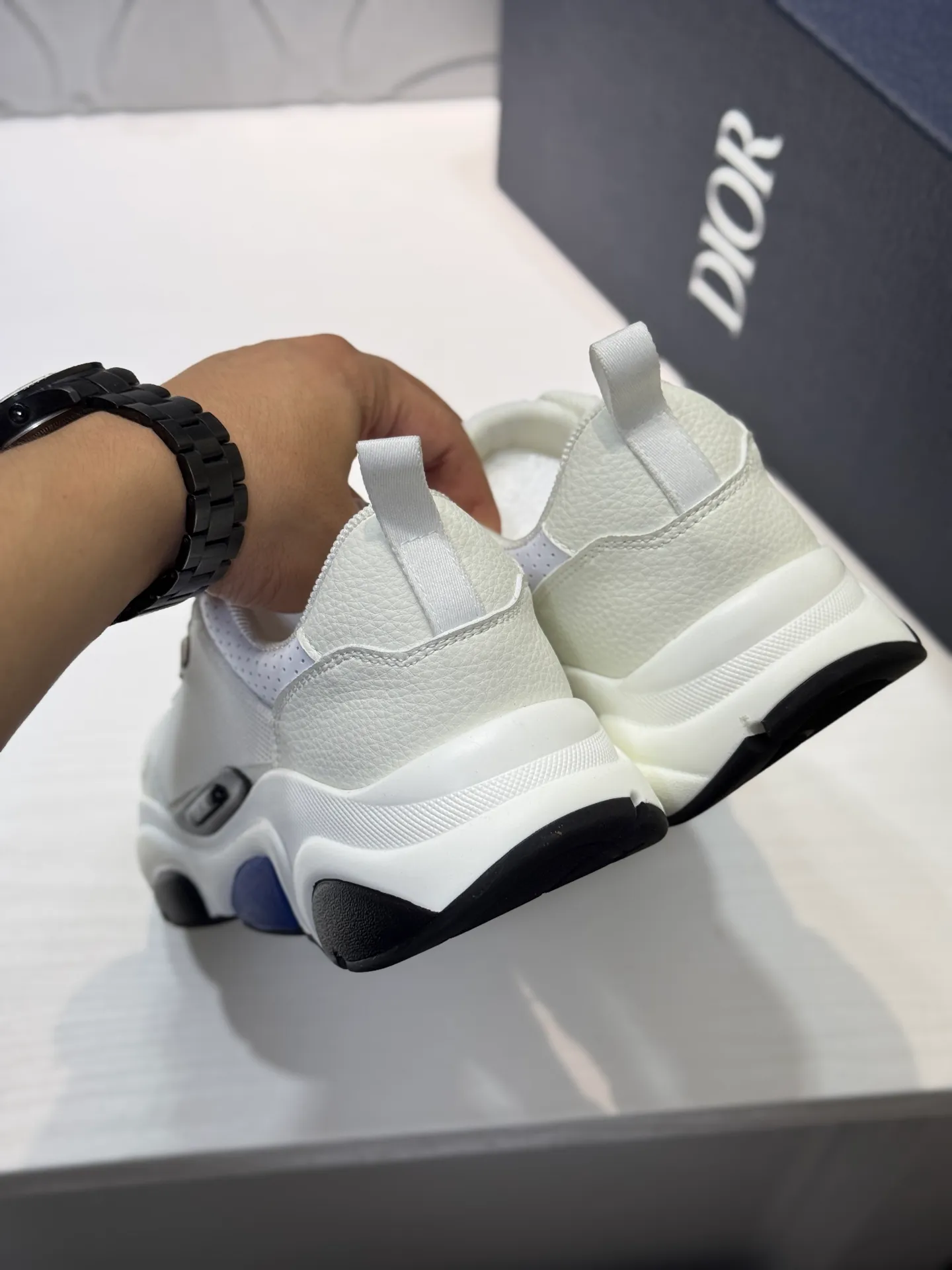 Men's shoes 💰440【New style】🪳🪳(Dior) popular model【New style】⚠⚠️Top purchasing agent🔍🔍Men's HK counters are on sale simultaneously. Sole: The original sole is specially provided by the original factory. The exclusive movable molded sole is super comfortable. The original factory follows the order. 🔍🔍The high-quality multi-color splicing design is exquisite and unique, and the cowhide stitching mesh lining💪Details determine the quality. We only make shoes with care. You can enter and exit the counter at will. Welcome to compare🇮🇹Size: 38-44 (45 customized